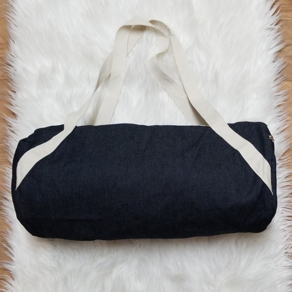 📍NWOT | GYM & JUICE Duffle Bag - Picture 4 of 8